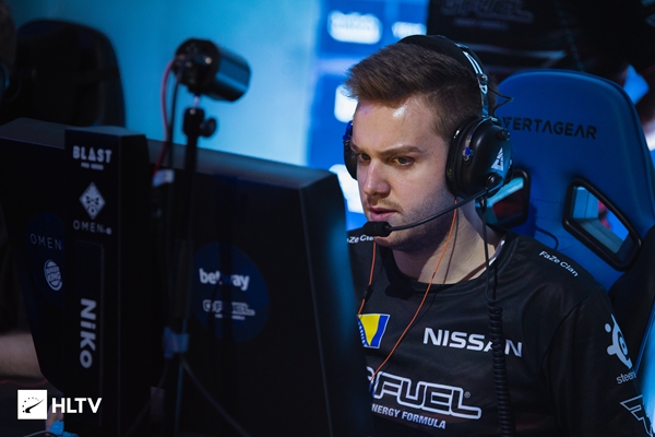 Mouz 意外地将 siuhy 暂时放在替补席上