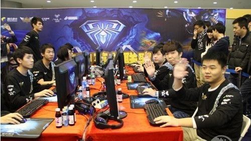 Bilibili Gaming 将在MSI 2025的淘汰赛阶段与G2对决